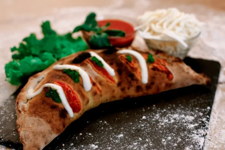 Pizzeria-alla-tabina-olmo-martellago-calzone-e1509917736793